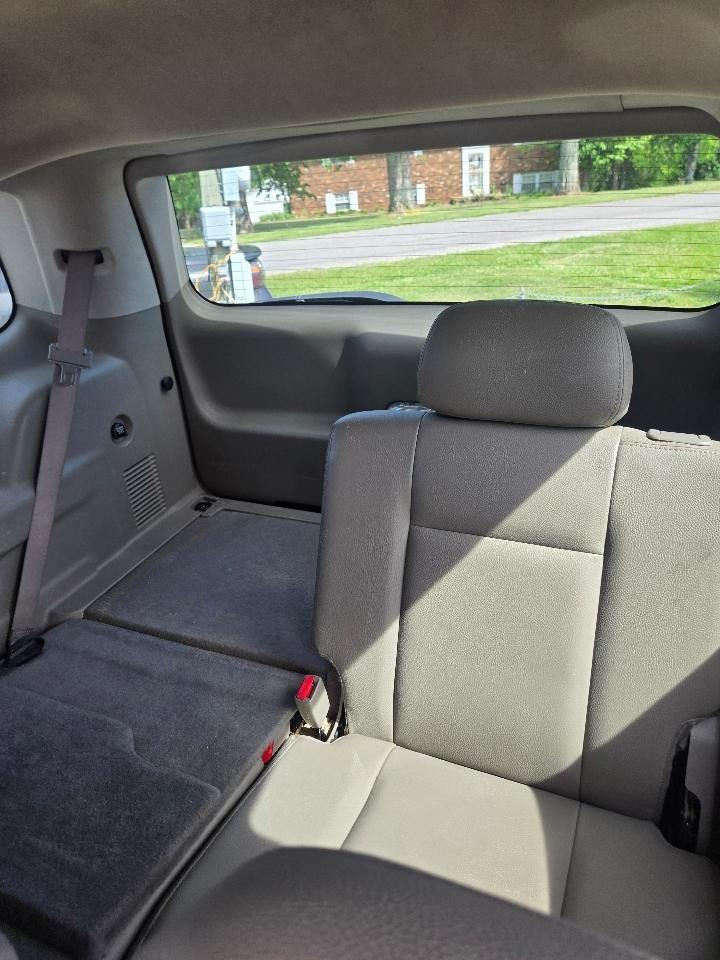 Dodge Durango Adventurer Model 2WD 2005