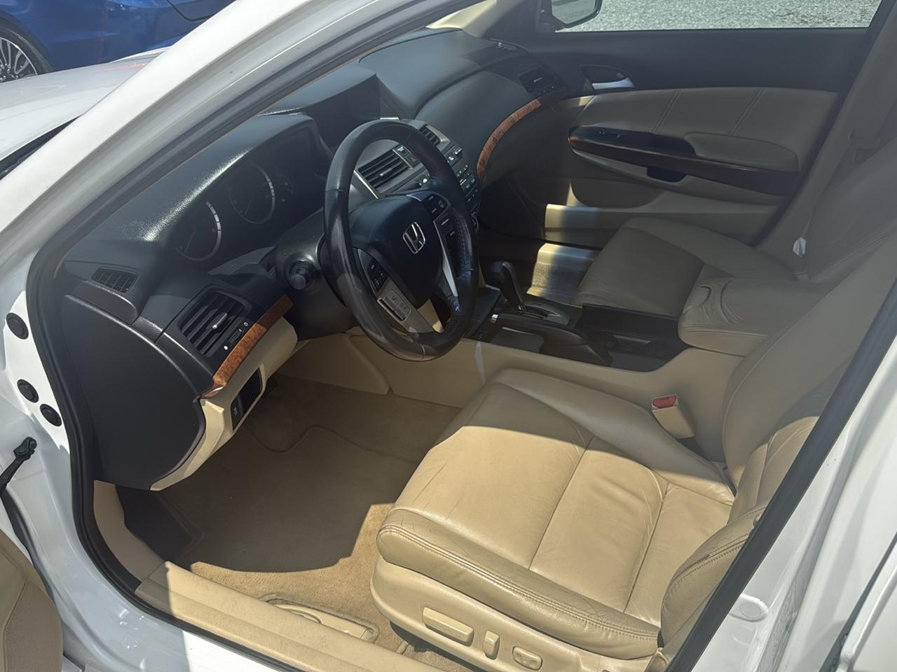 Honda Accord EX-L V6 Sedan AT 2012