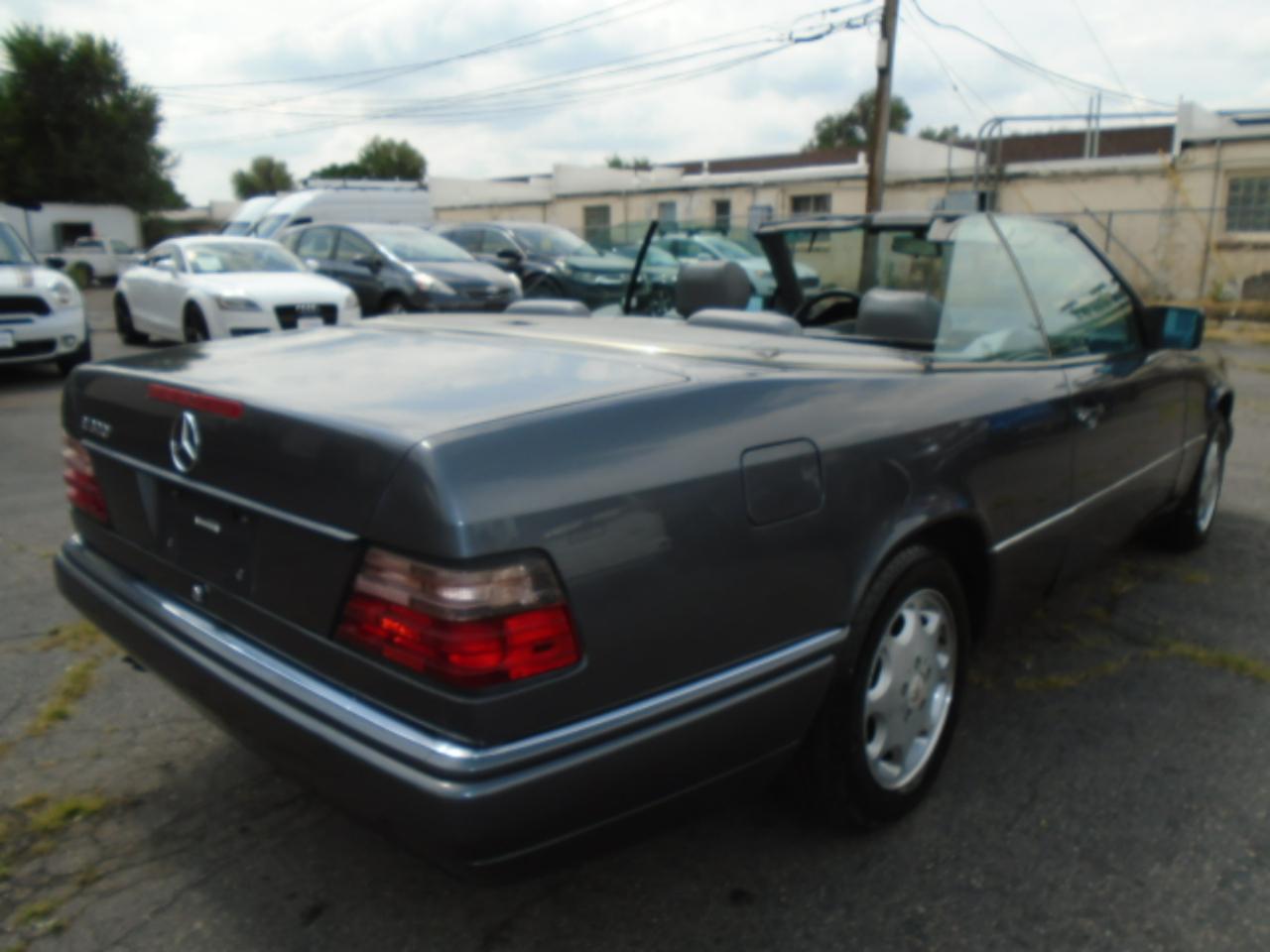 Mercedes-Benz E Class 2dr Cabriolet 3.2L 1995