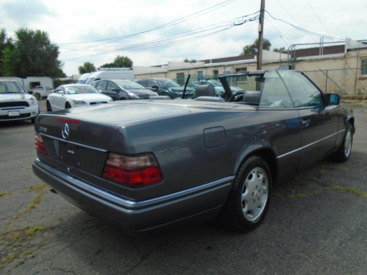 Mercedes-Benz E Class 2dr Cabriolet 3.2L 1995