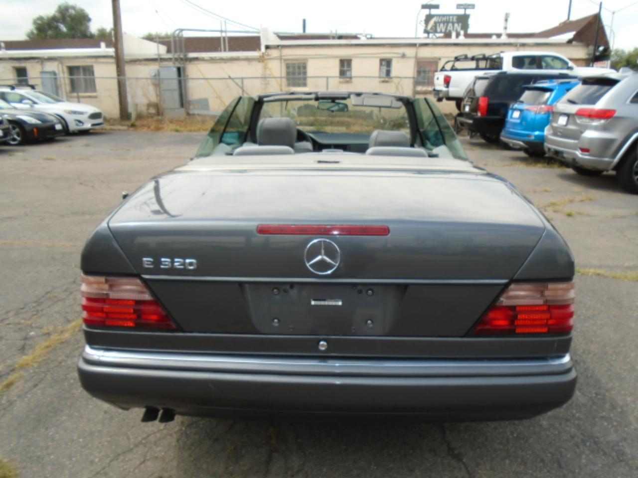 Mercedes-Benz E Class 2dr Cabriolet 3.2L 1995