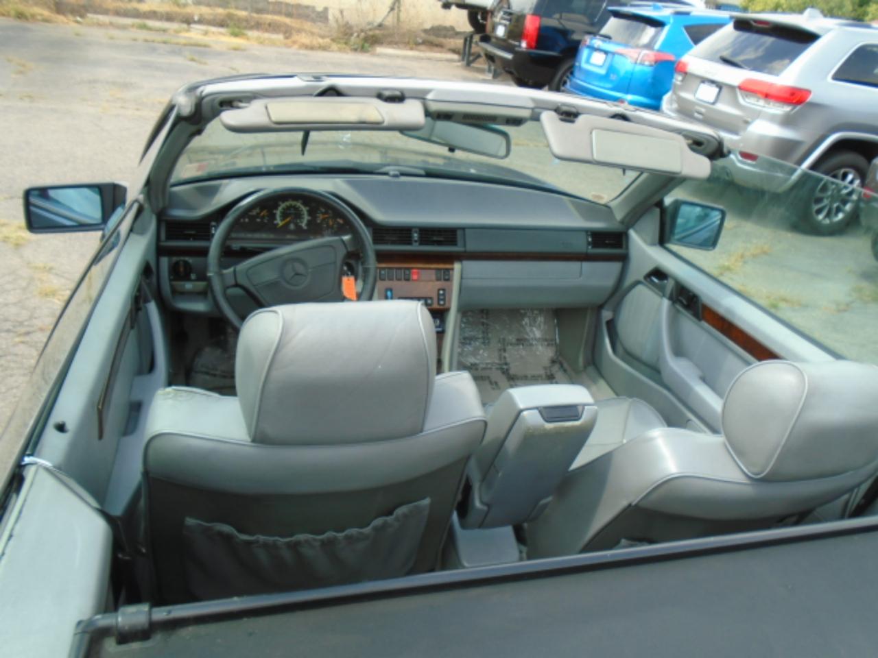 Mercedes-Benz E Class 2dr Cabriolet 3.2L 1995