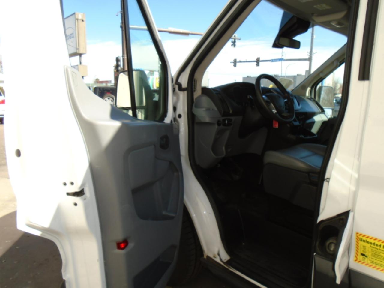 Ford Transit Van T-150 148" Med Rf 8600 GVWR Sliding RH Dr 2018