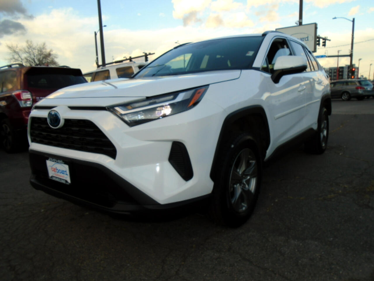 Toyota RAV4 Hybrid LE AWD (Natl) 2024