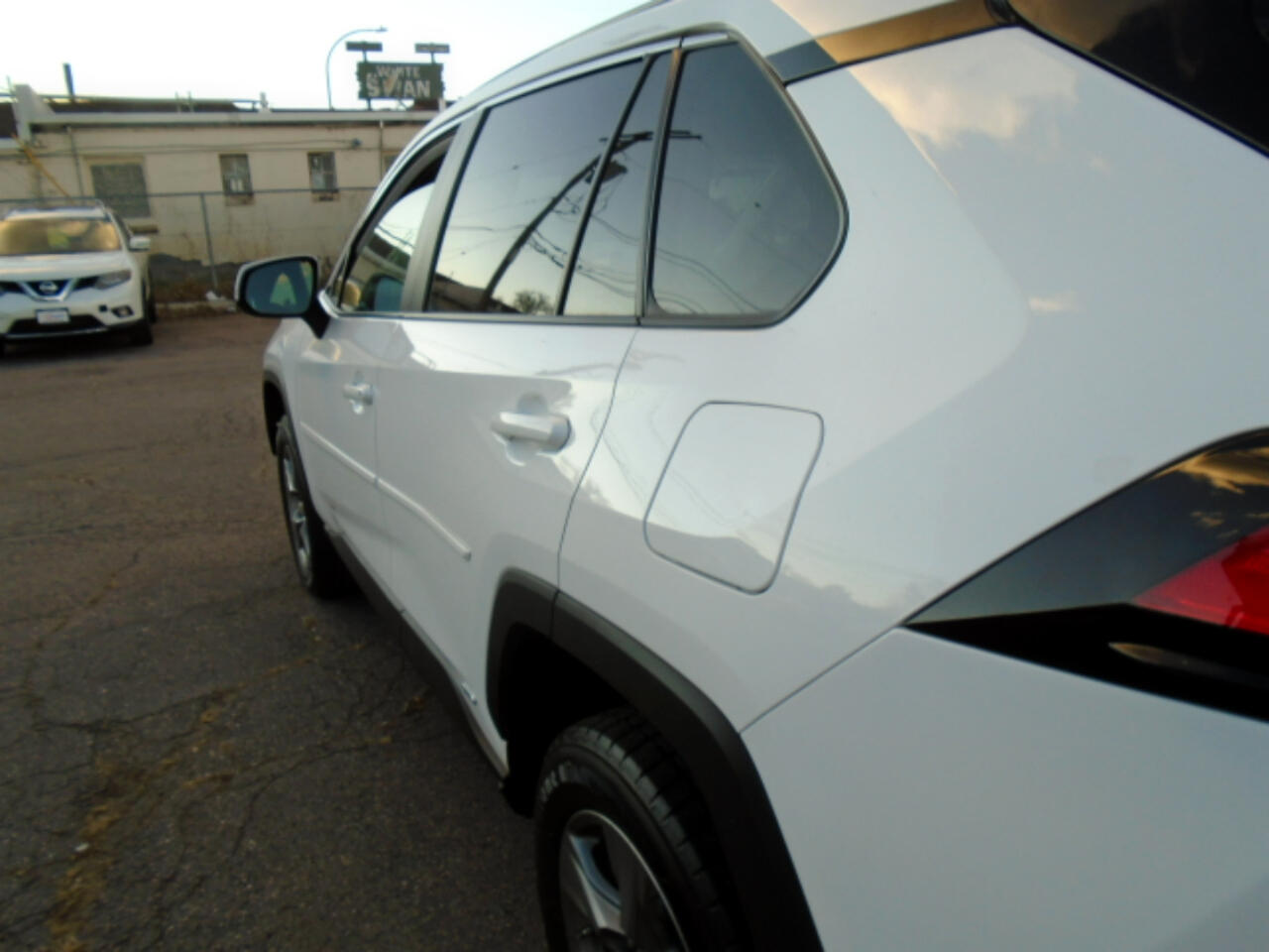 Toyota RAV4 Hybrid LE AWD (Natl) 2024