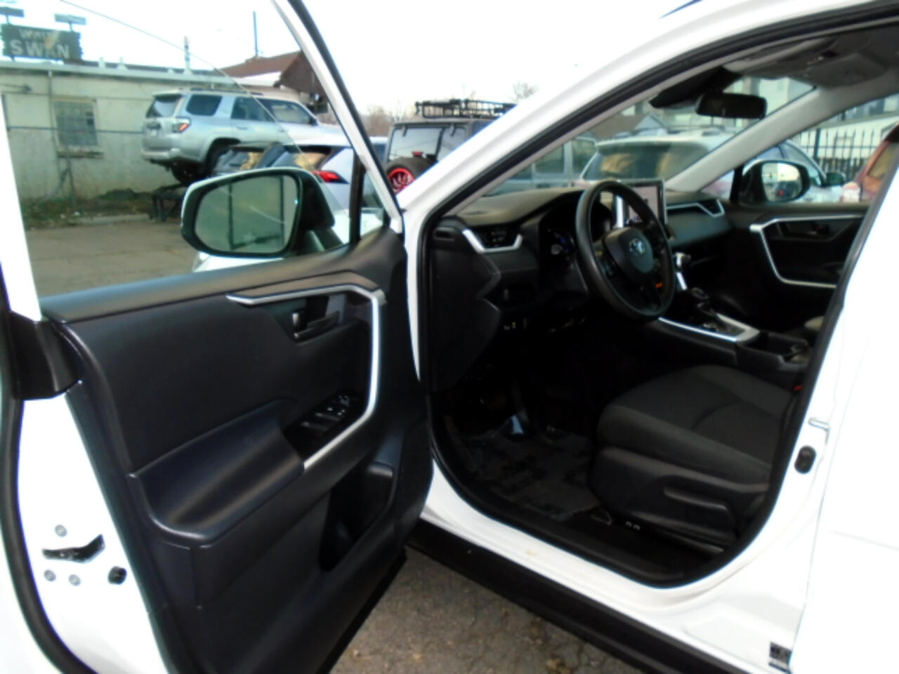 Toyota RAV4 Hybrid LE AWD (Natl) 2024