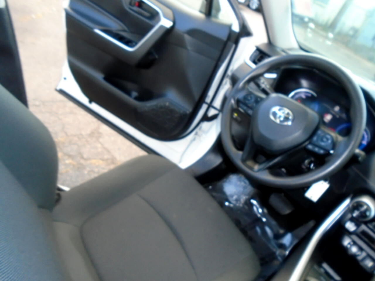 Toyota RAV4 Hybrid LE AWD (Natl) 2024