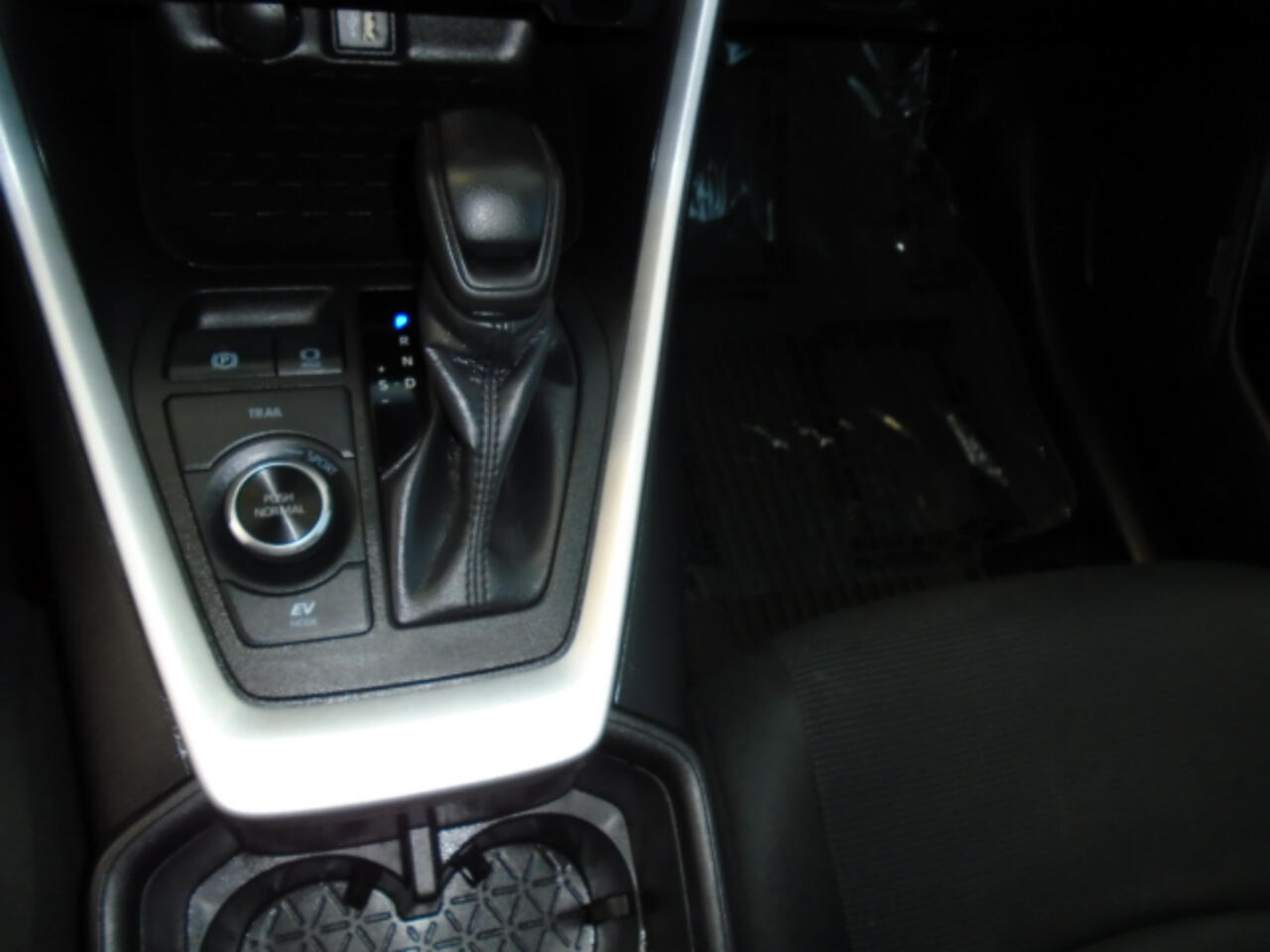 Toyota RAV4 Hybrid LE AWD (Natl) 2024