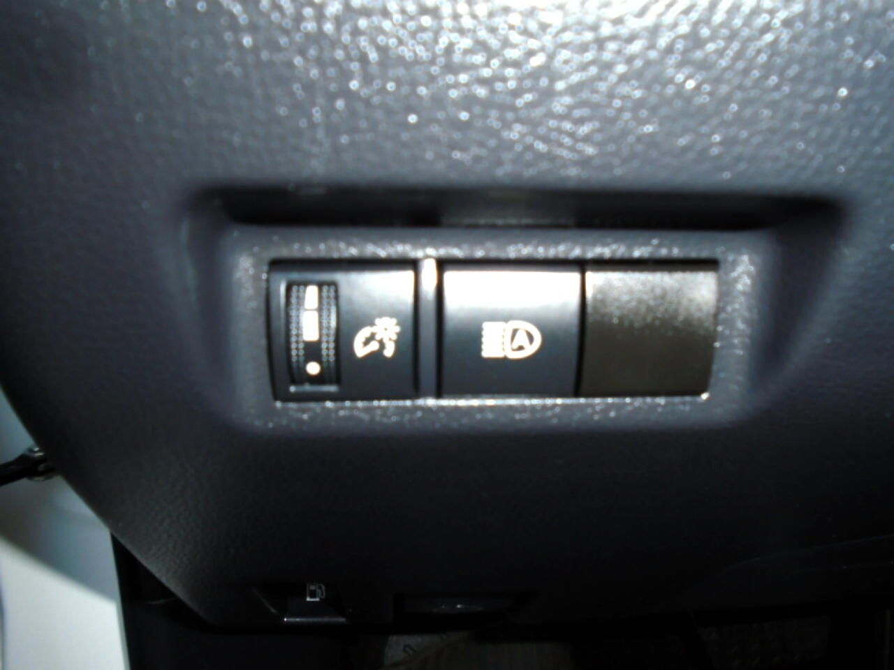 Toyota RAV4 Hybrid LE AWD (Natl) 2024