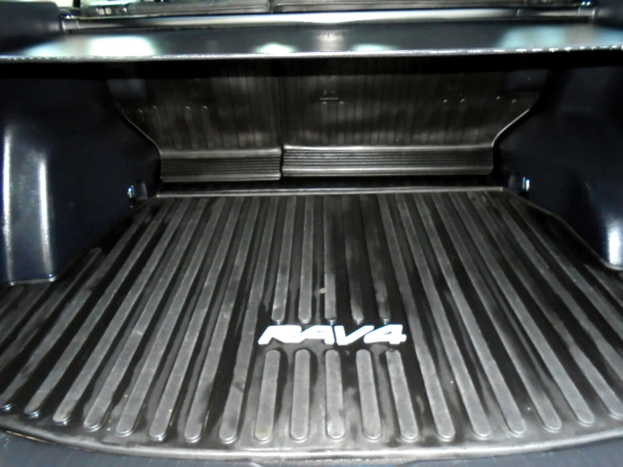 Toyota RAV4 Hybrid LE AWD (Natl) 2024