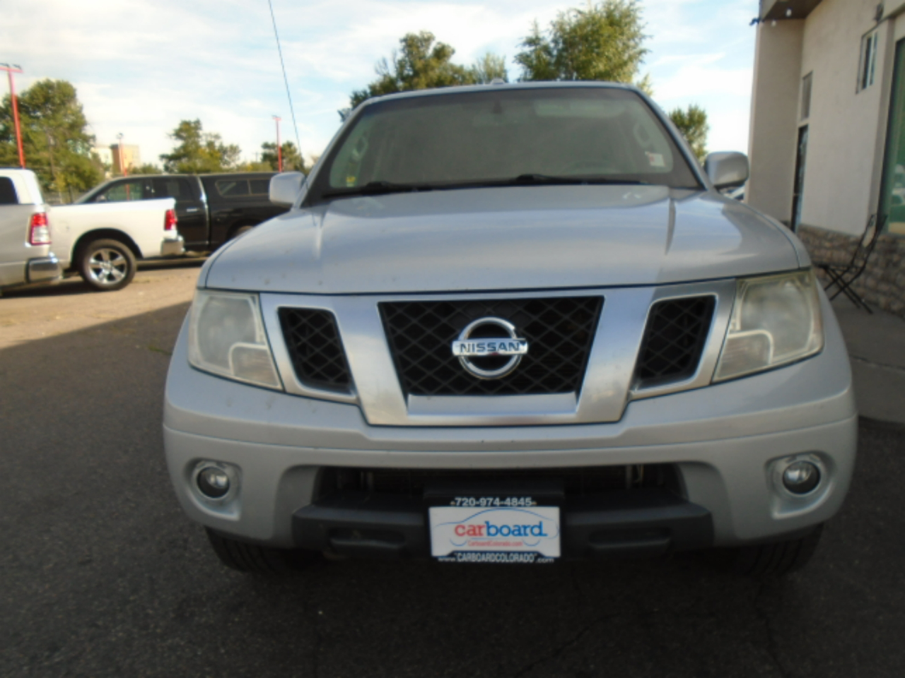 2015 Nissan Frontier Crew Cab PRO-4X photo 2