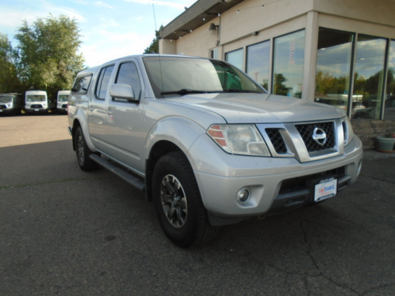 2015 Nissan Frontier Crew Cab PRO-4X photo 3