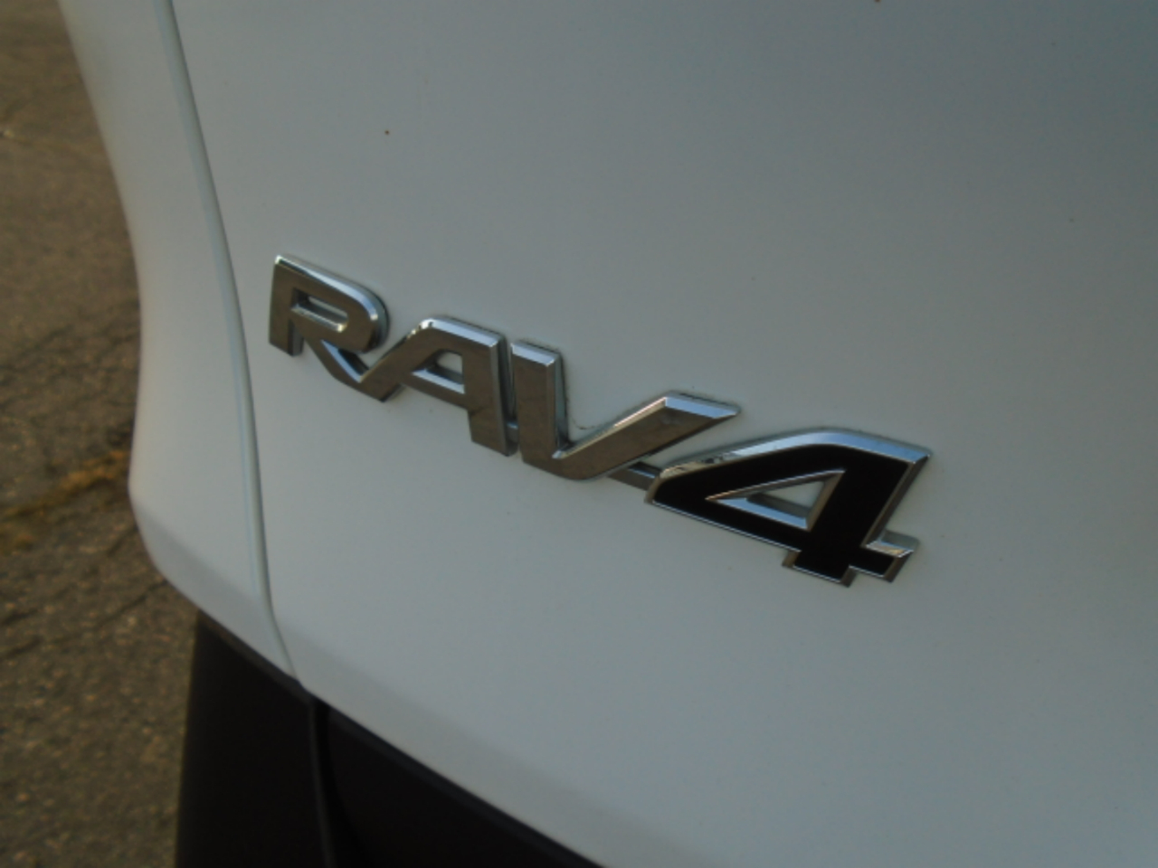 Toyota RAV4 LE AWD (Natl) 2024