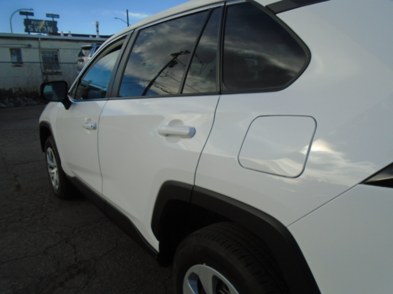 Toyota RAV4 LE AWD (Natl) 2024