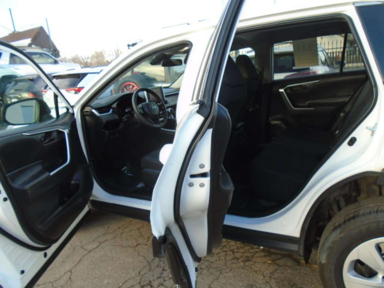 Toyota RAV4 LE AWD (Natl) 2024