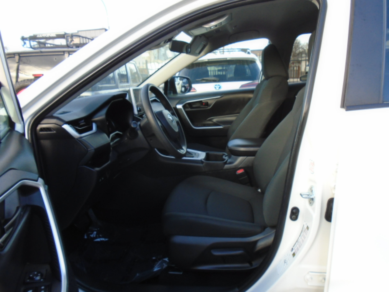 Toyota RAV4 LE AWD (Natl) 2024