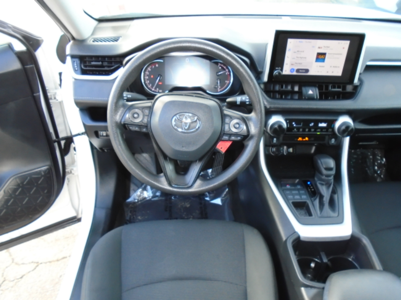 Toyota RAV4 LE AWD (Natl) 2024