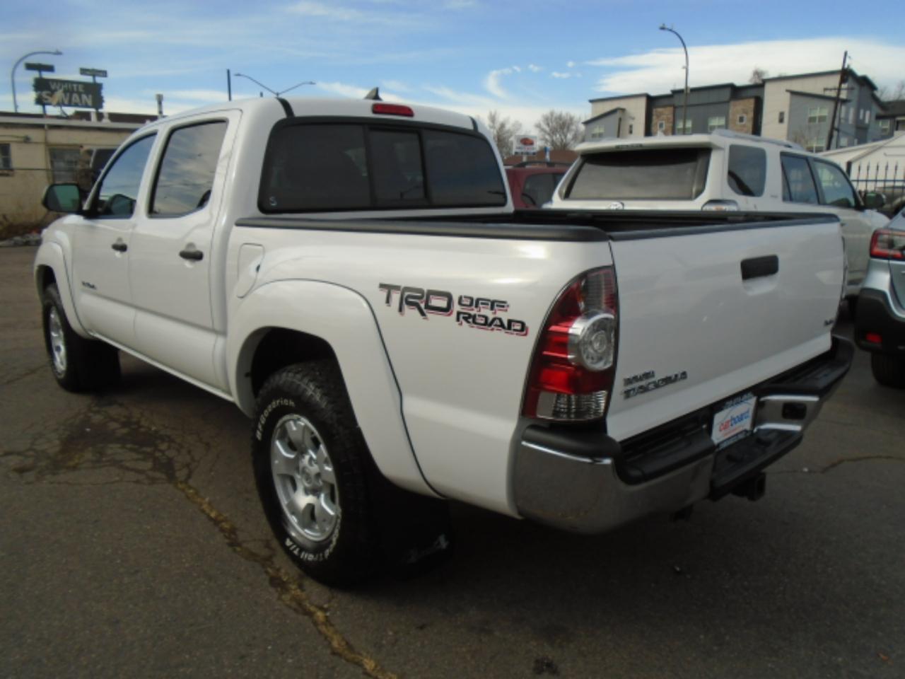 Toyota Tacoma 4WD Double Cab V6 MT (Natl) 2014