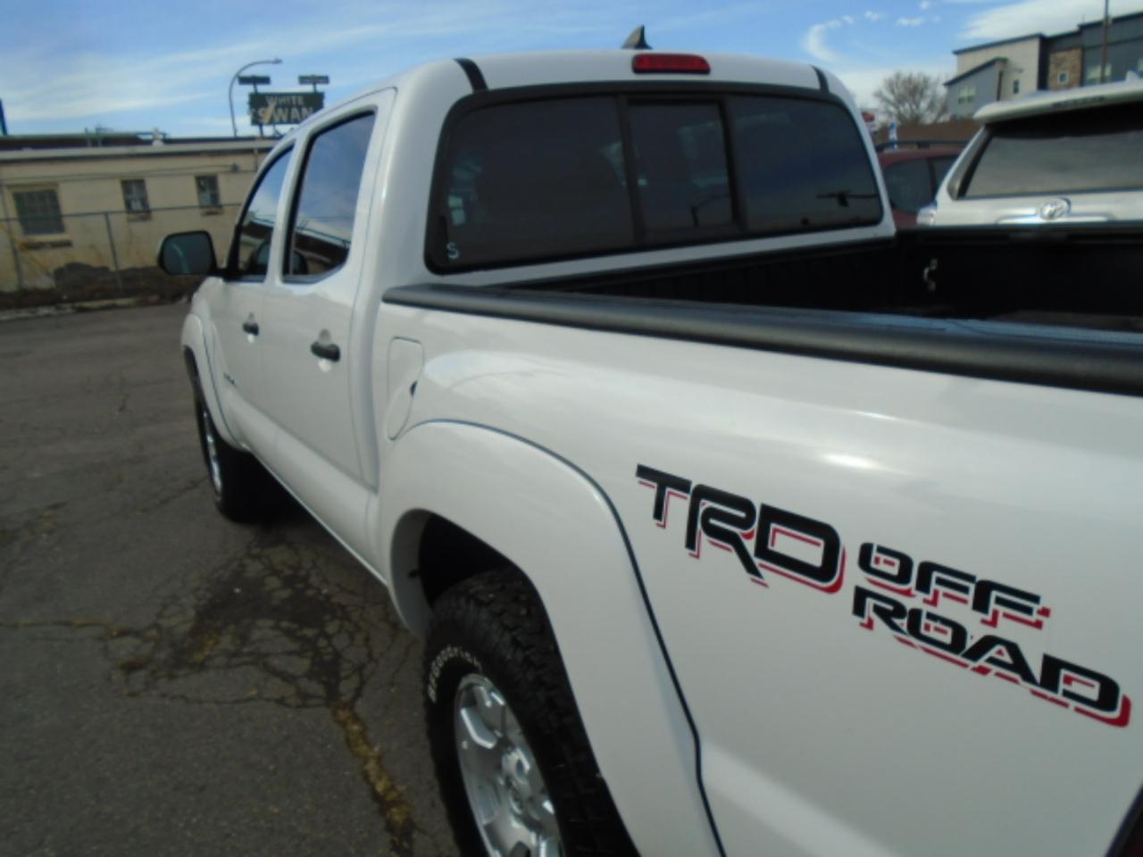 Toyota Tacoma 4WD Double Cab V6 MT (Natl) 2014