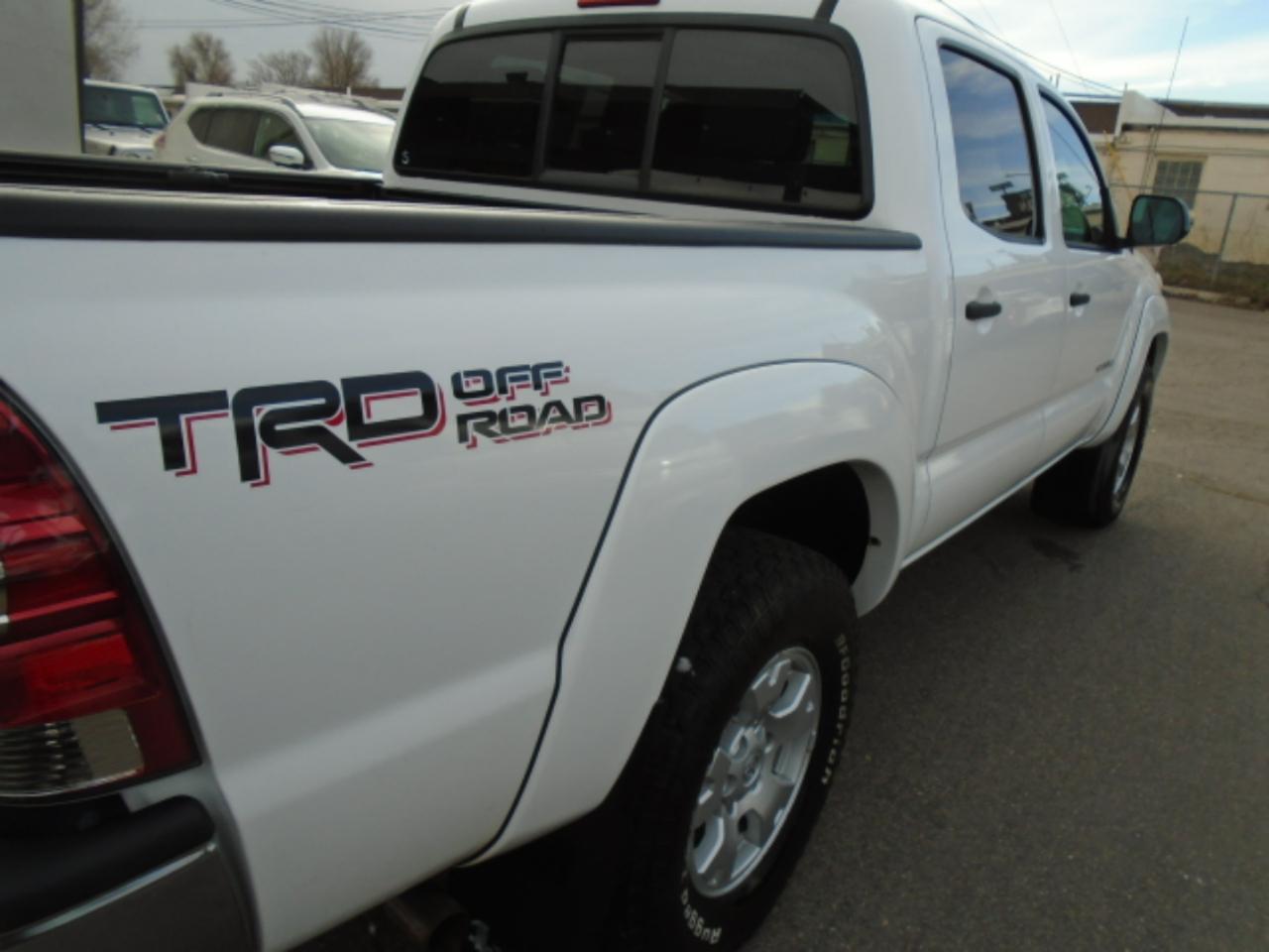 Toyota Tacoma 4WD Double Cab V6 MT (Natl) 2014