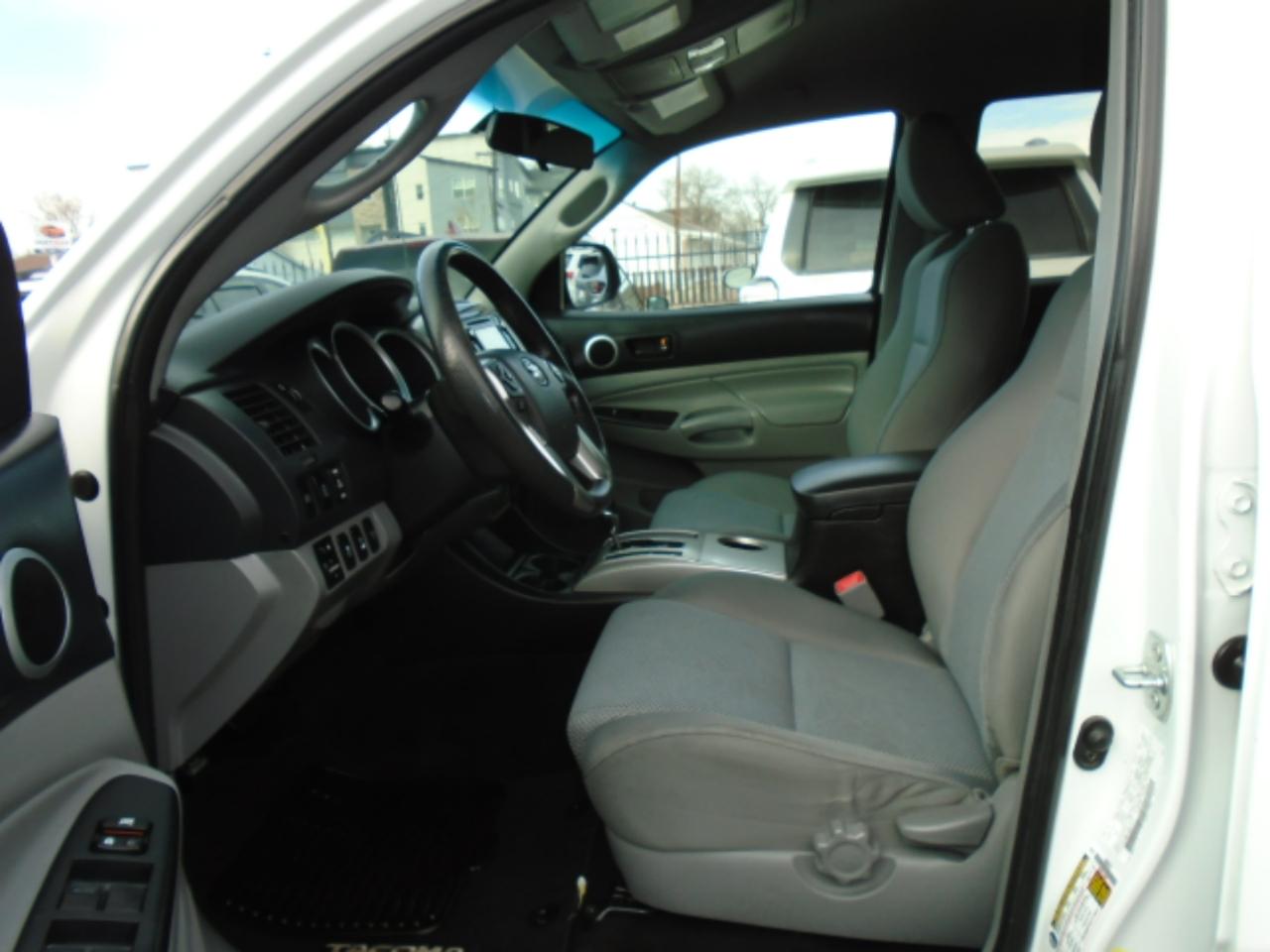 Toyota Tacoma 4WD Double Cab V6 MT (Natl) 2014