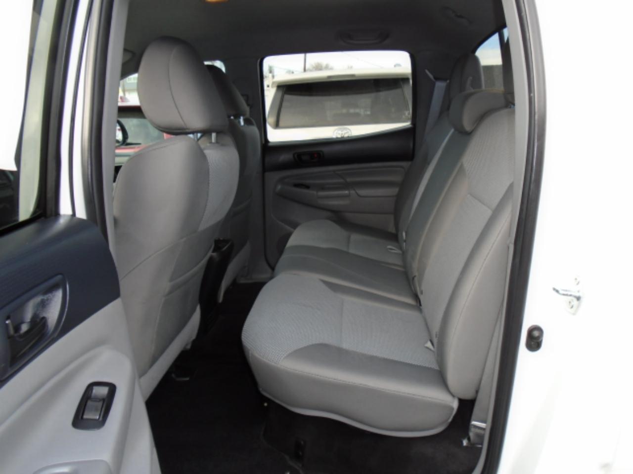 Toyota Tacoma 4WD Double Cab V6 MT (Natl) 2014