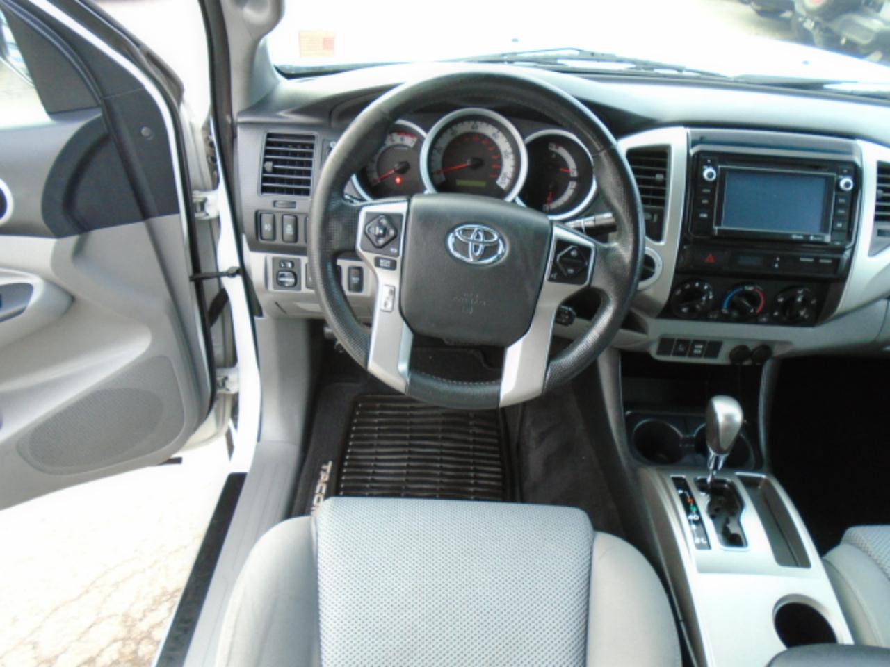 Toyota Tacoma 4WD Double Cab V6 MT (Natl) 2014