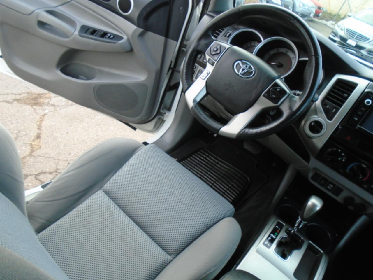 Toyota Tacoma 4WD Double Cab V6 MT (Natl) 2014