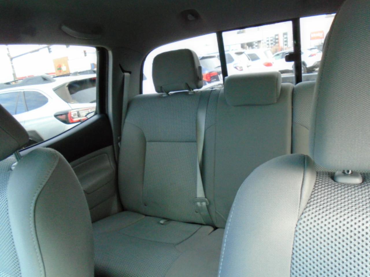 Toyota Tacoma 4WD Double Cab V6 MT (Natl) 2014