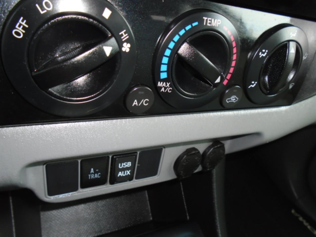 Toyota Tacoma 4WD Double Cab V6 MT (Natl) 2014