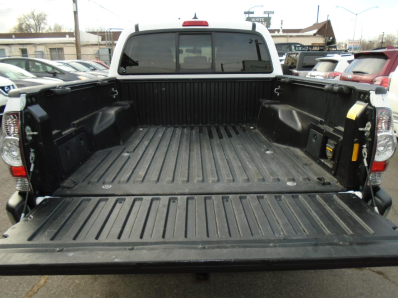 Toyota Tacoma 4WD Double Cab V6 MT (Natl) 2014