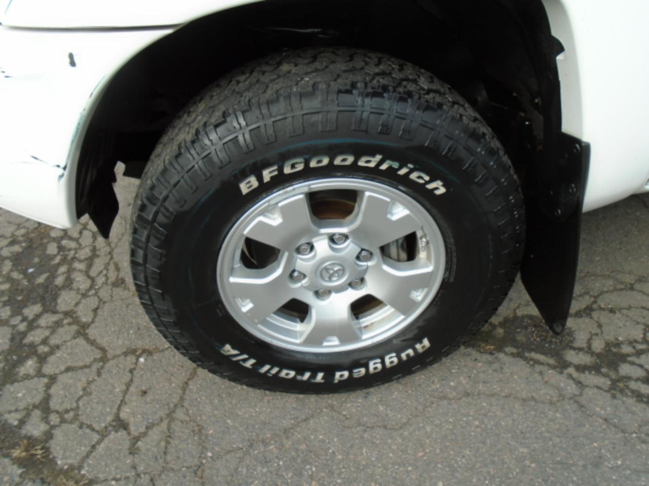 Toyota Tacoma 4WD Double Cab V6 MT (Natl) 2014