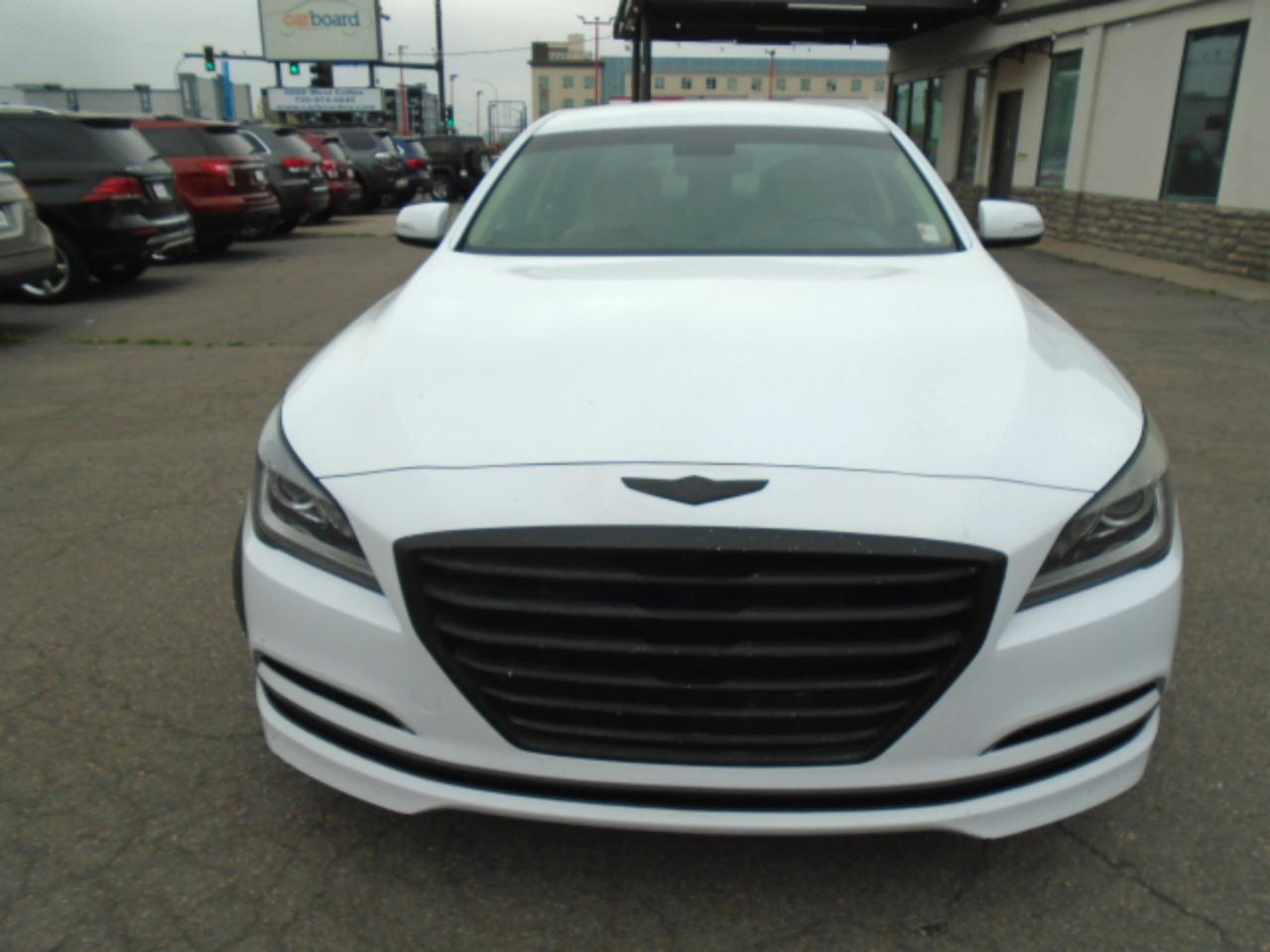 Hyundai Genesis 4dr Sdn V6 3.8L RWD 2015