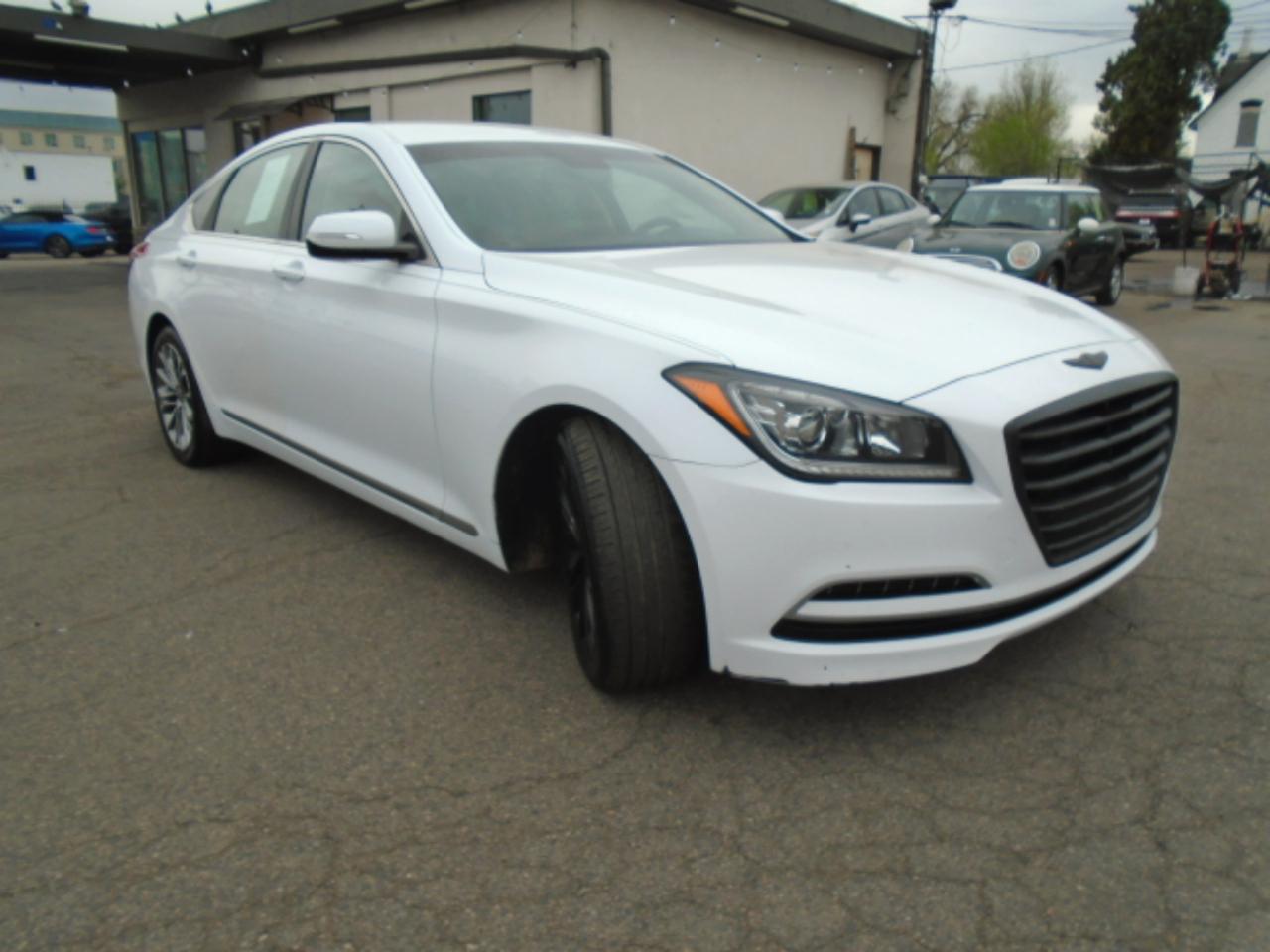 Hyundai Genesis 4dr Sdn V6 3.8L RWD 2015