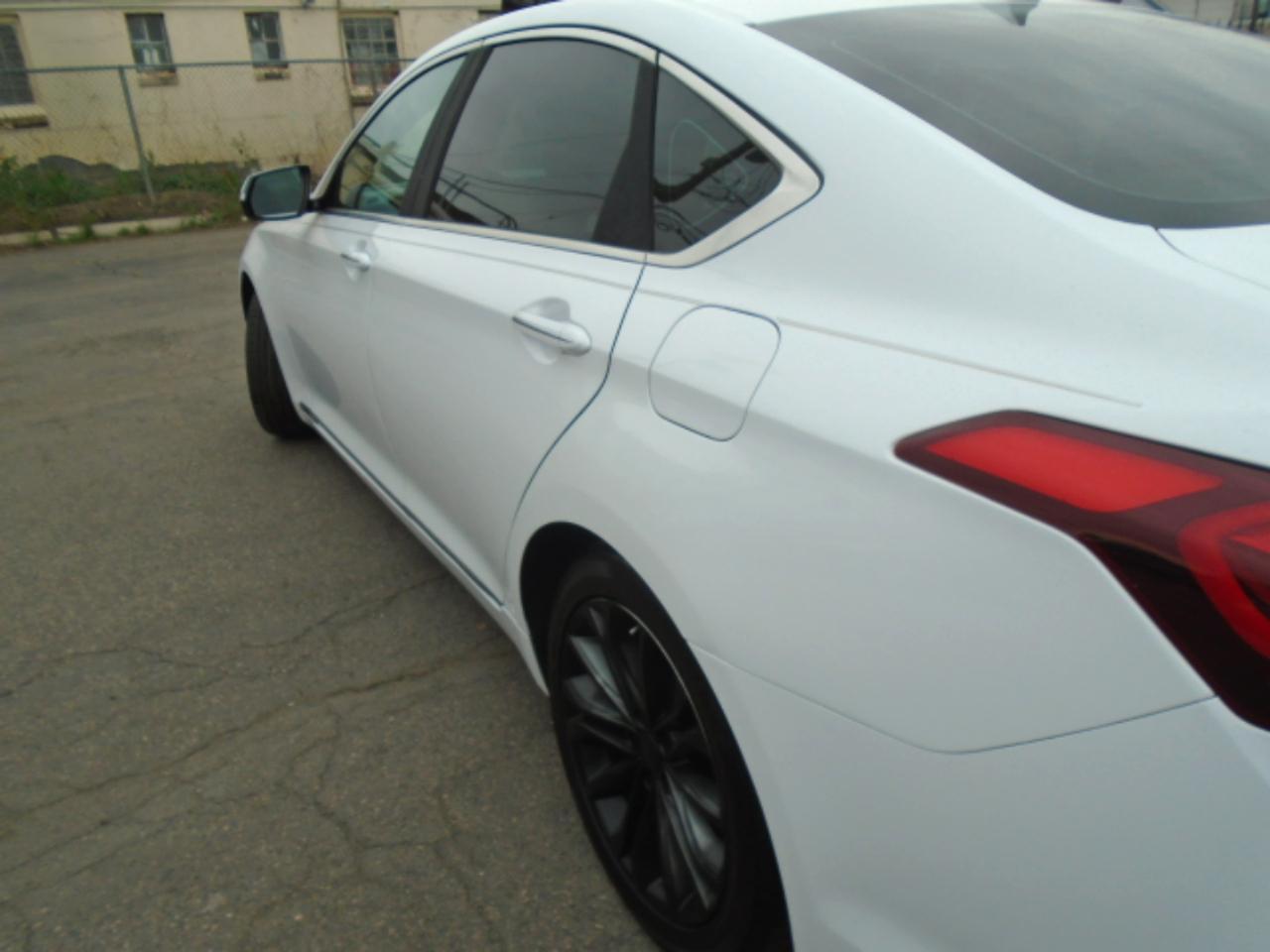 Hyundai Genesis 4dr Sdn V6 3.8L RWD 2015
