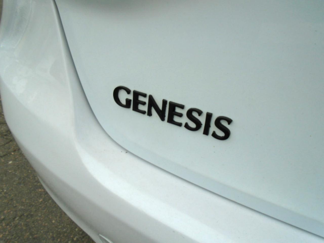 Hyundai Genesis 4dr Sdn V6 3.8L RWD 2015