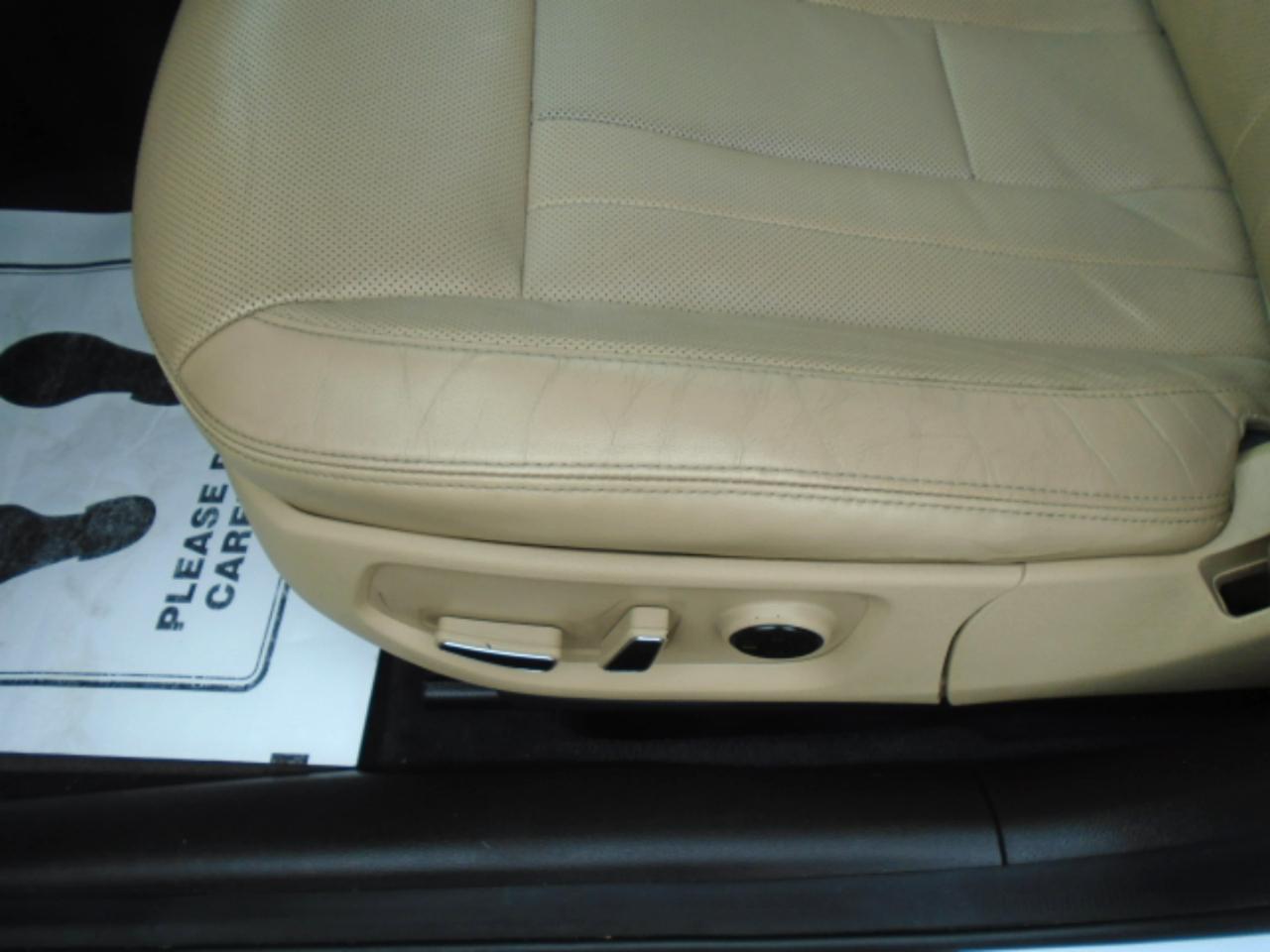 Hyundai Genesis 4dr Sdn V6 3.8L RWD 2015