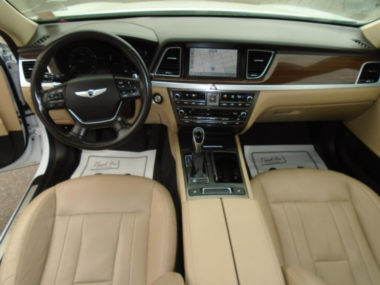 Hyundai Genesis 4dr Sdn V6 3.8L RWD 2015