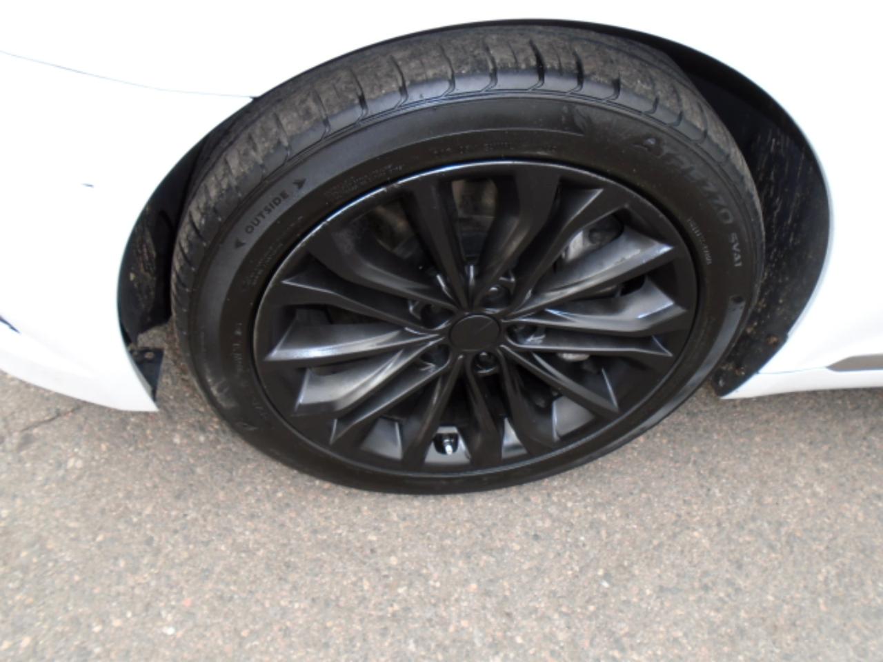 Hyundai Genesis 4dr Sdn V6 3.8L RWD 2015