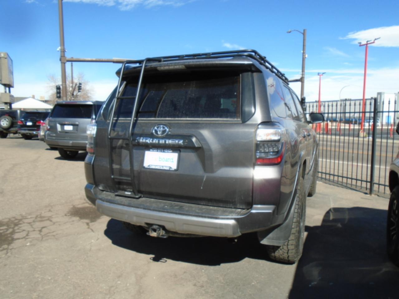 Toyota 4Runner TRD Off Road Premium 4WD (Natl) 2022