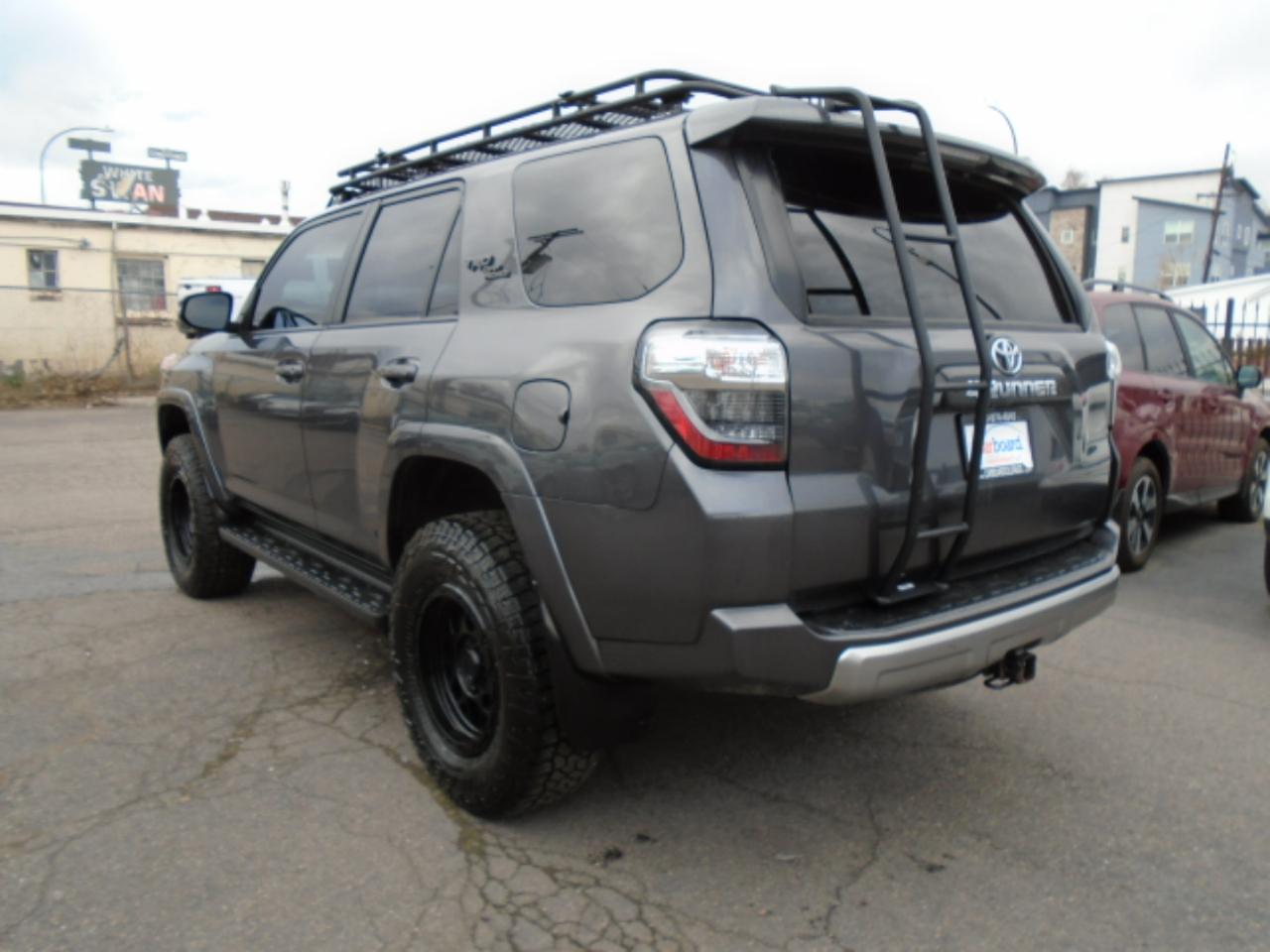 Toyota 4Runner TRD Off Road Premium 4WD (Natl) 2022