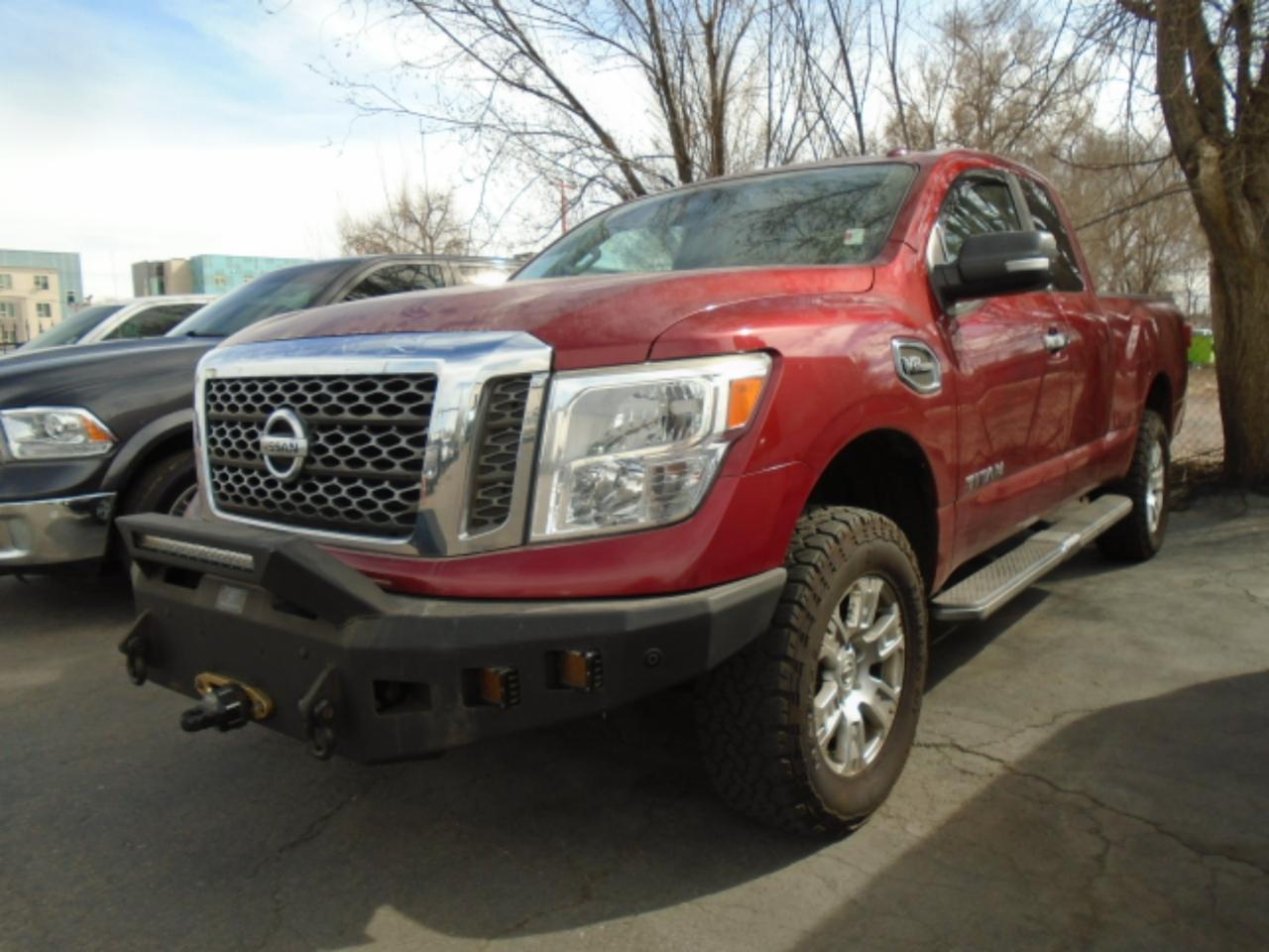 2017 Nissan Titan 4x4 King Cab SV