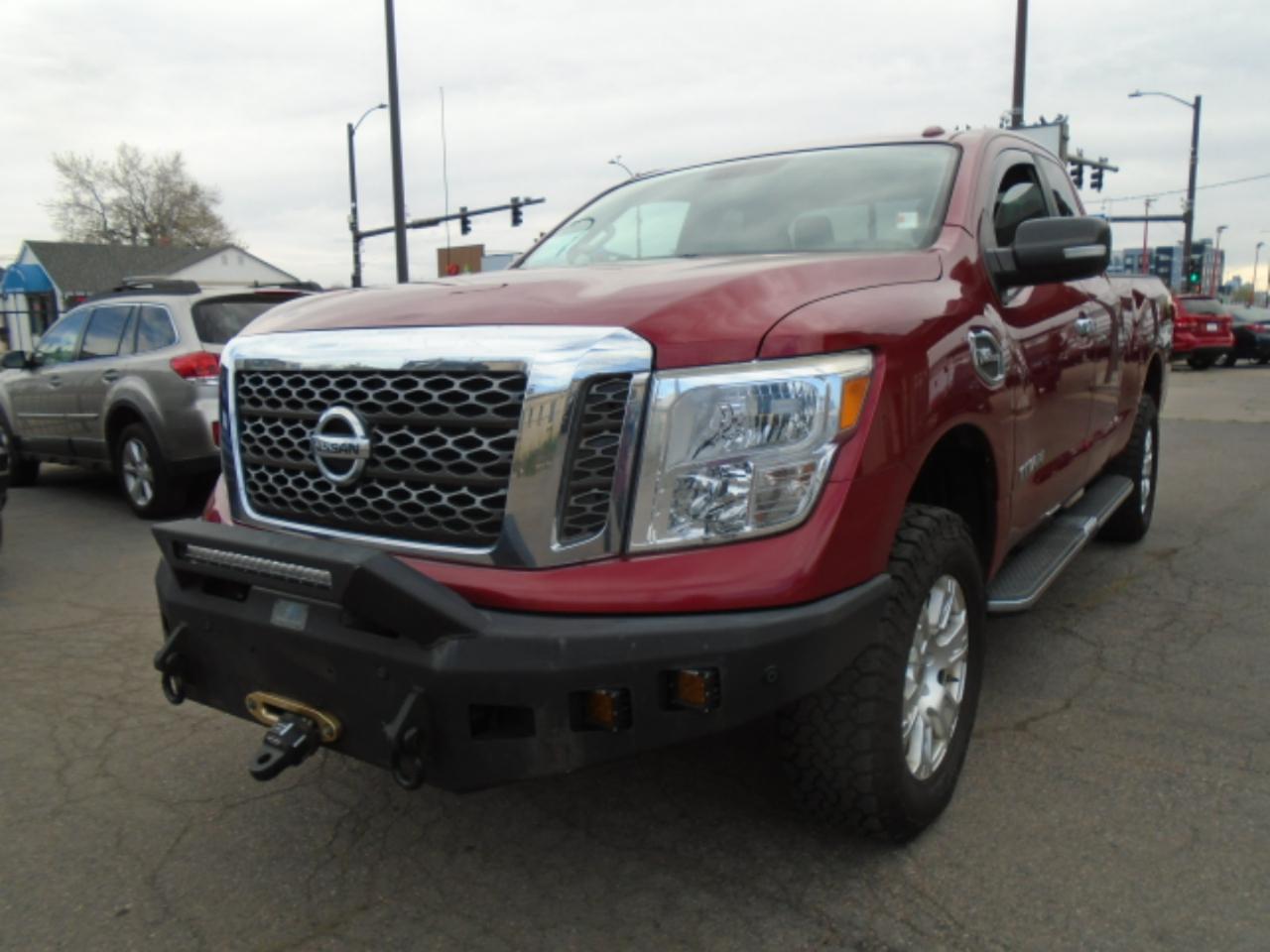 2017 Nissan Titan 4x4 King Cab SV