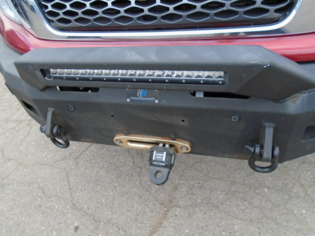 Nissan Titan 4x4 King Cab SV 2017