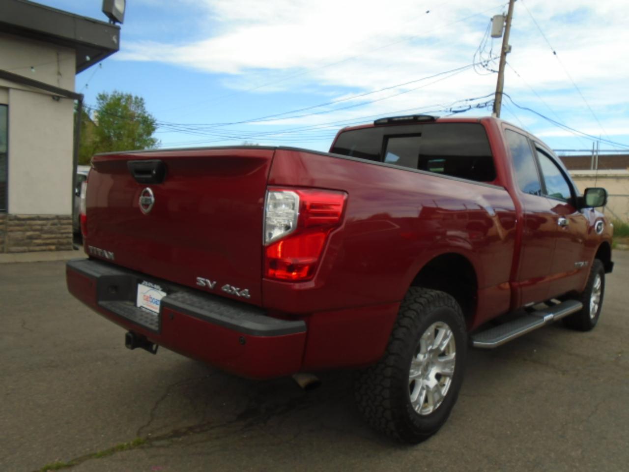 Nissan Titan 4x4 King Cab SV 2017
