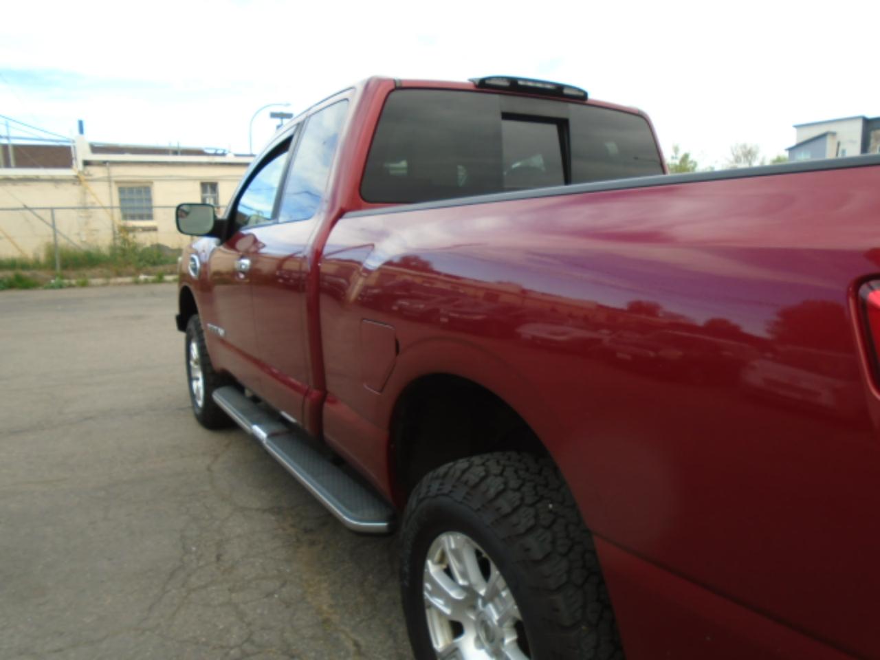 Nissan Titan 4x4 King Cab SV 2017