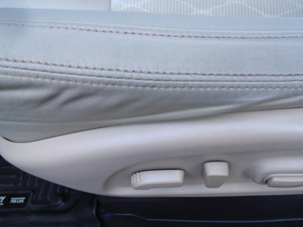 Nissan Titan 4x4 King Cab SV 2017