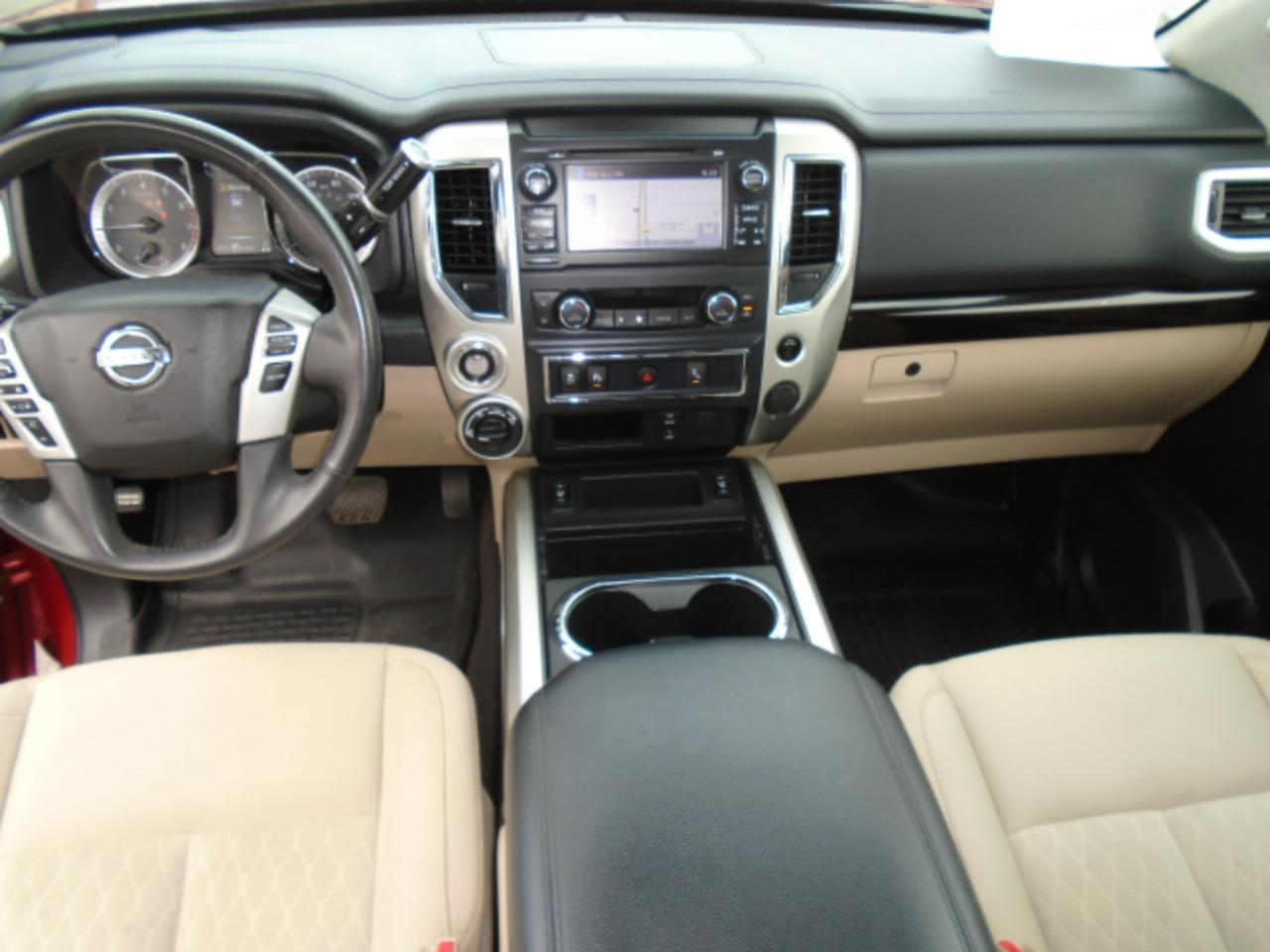 Nissan Titan 4x4 King Cab SV 2017