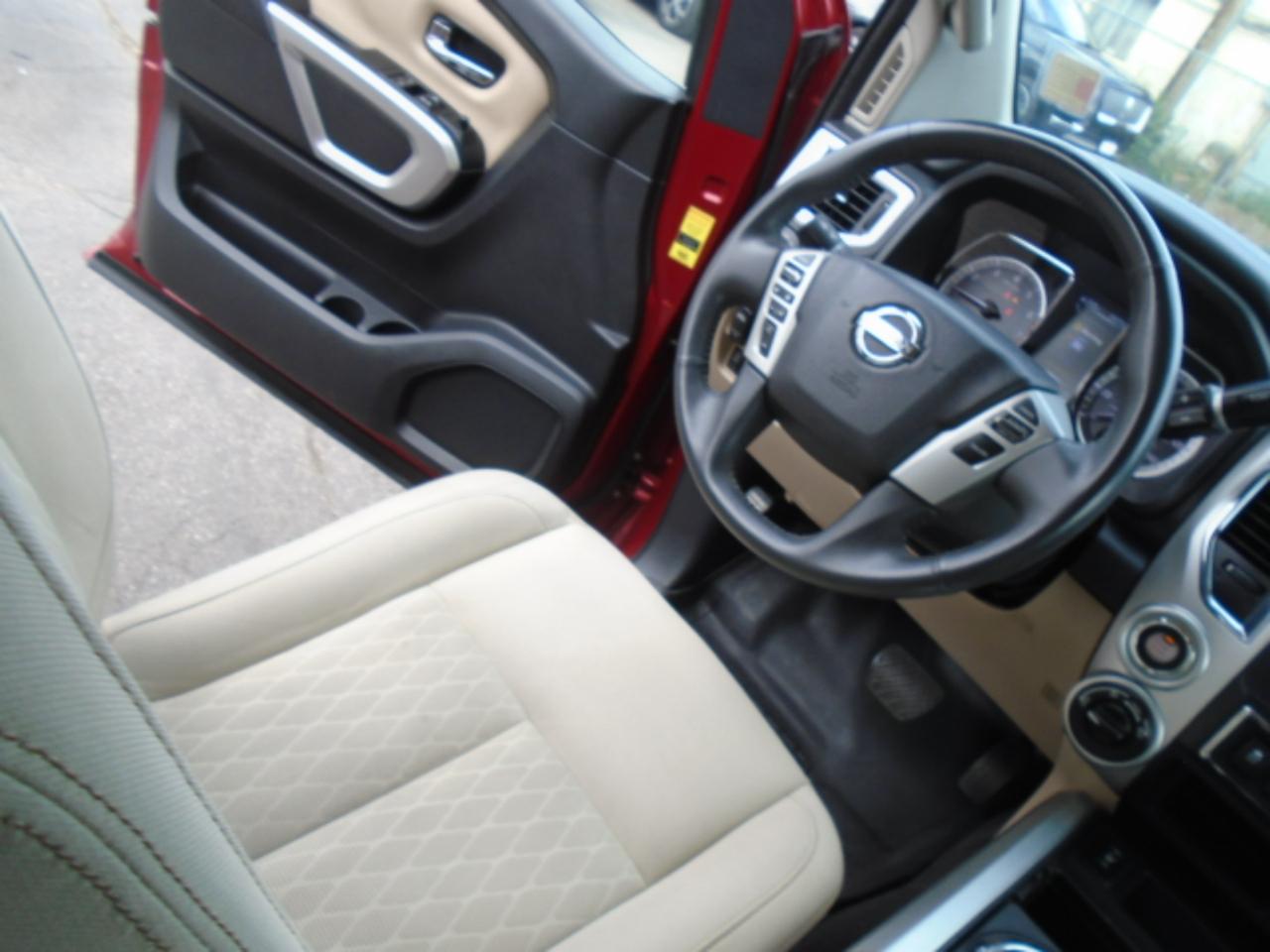 Nissan Titan 4x4 King Cab SV 2017