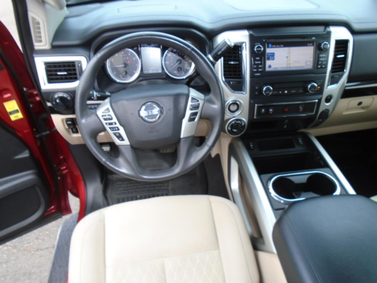 Nissan Titan 4x4 King Cab SV 2017